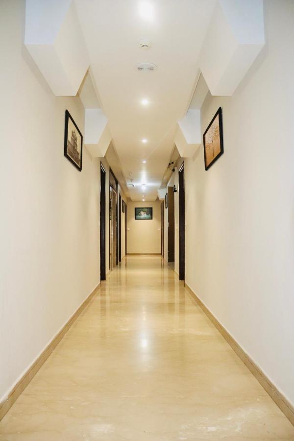 Hotel Magic Tree Karol Bagh Metro Station New Delhi Bagian luar foto