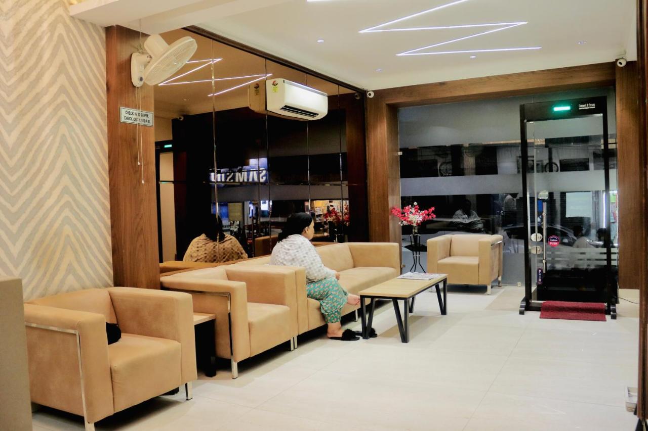 Hotel Magic Tree Karol Bagh Metro Station New Delhi Bagian luar foto