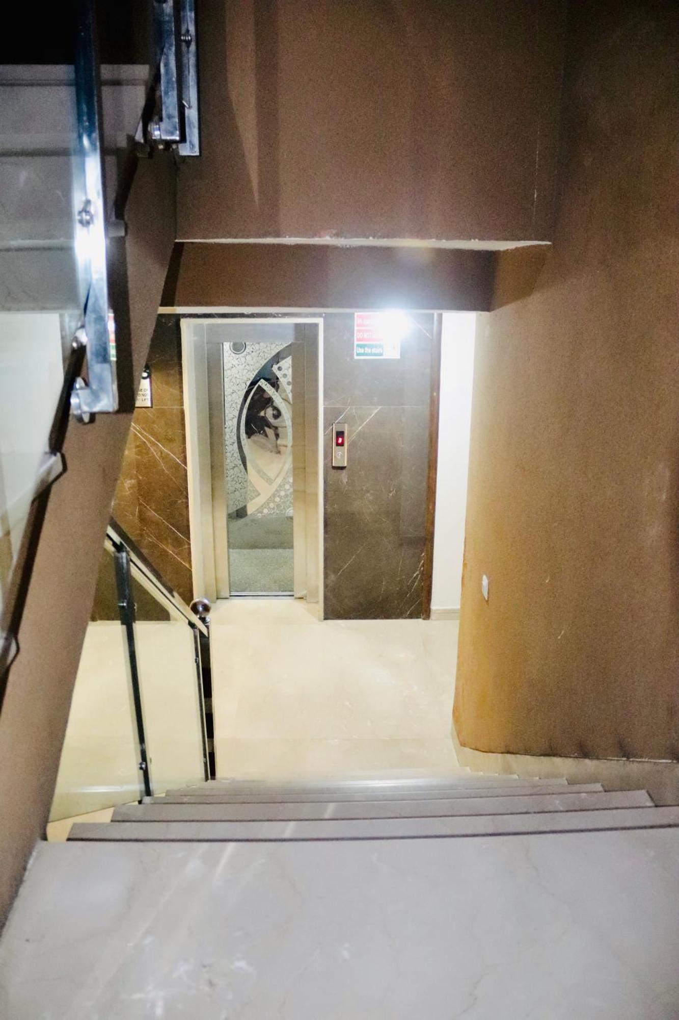 Hotel Magic Tree Karol Bagh Metro Station New Delhi Bagian luar foto