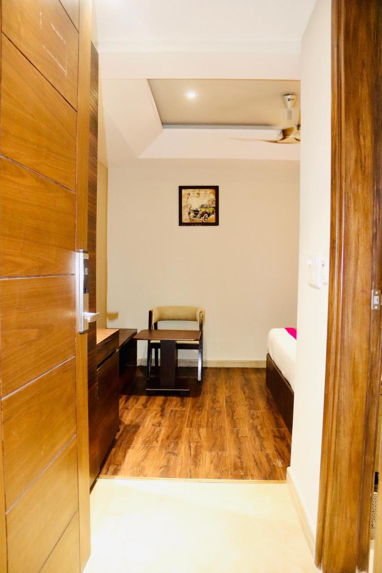 Hotel Magic Tree Karol Bagh Metro Station New Delhi Bagian luar foto
